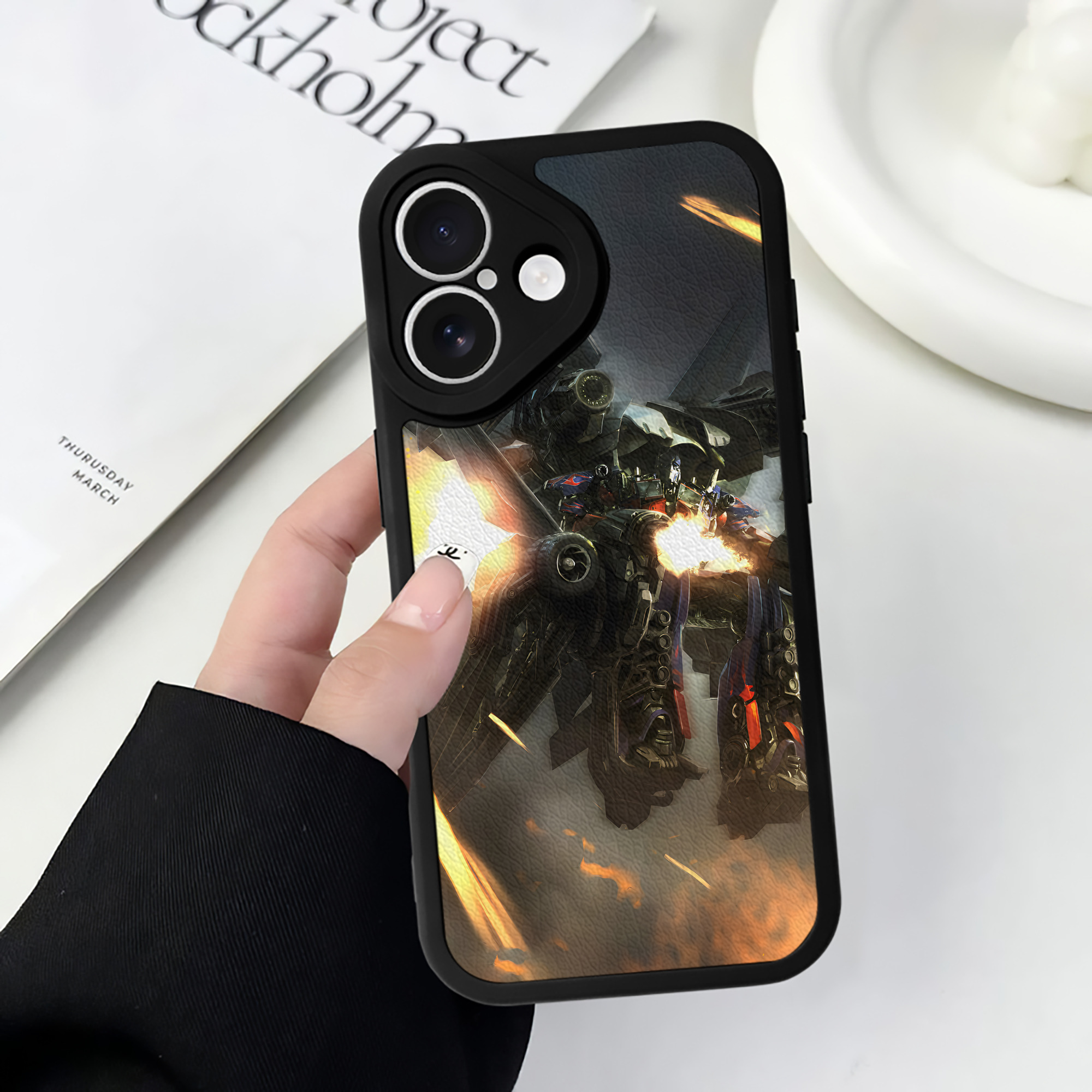 （画像用） Transformers トランスフォーマー 【iPhone 16シリーズ対応】シリコンスマホケース（レザー調） 材質：シリコン